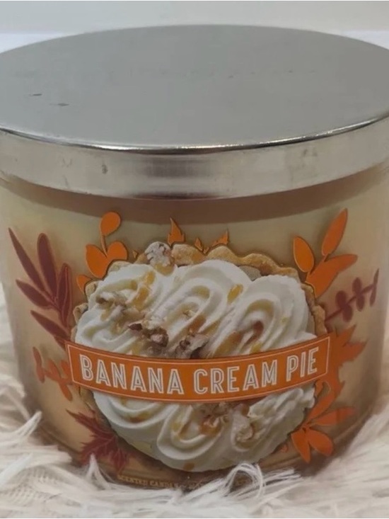 Bath & Body Works Other - Bath & Body Works Banana Cream Pie Scented Candle - Cream, Orange, Silver